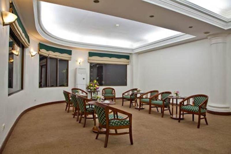 Green Park Hotel Ханой Екстериор снимка