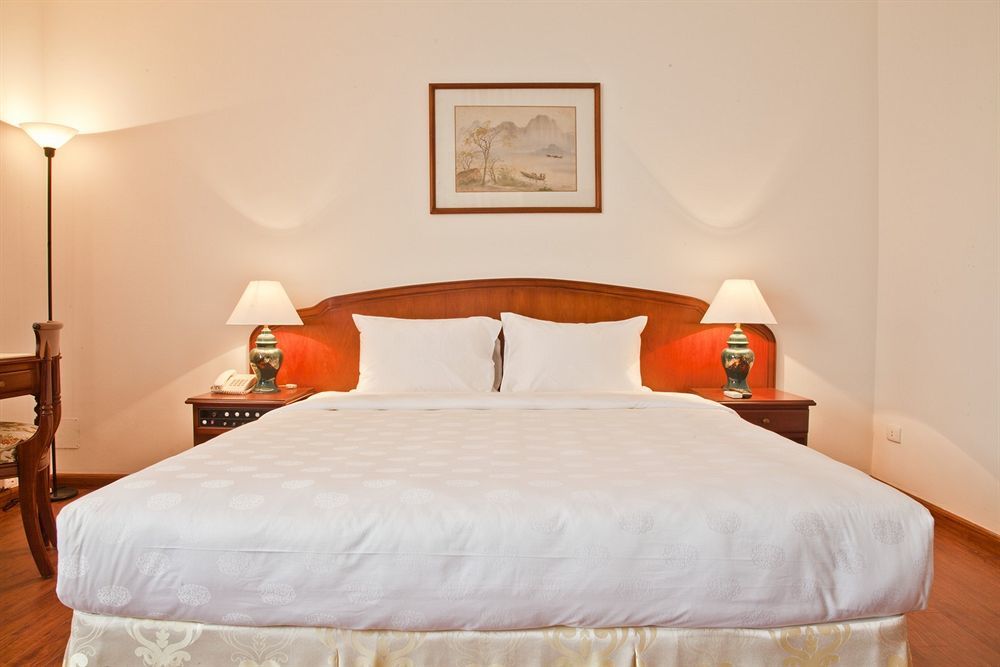 Green Park Hotel Ханой Екстериор снимка
