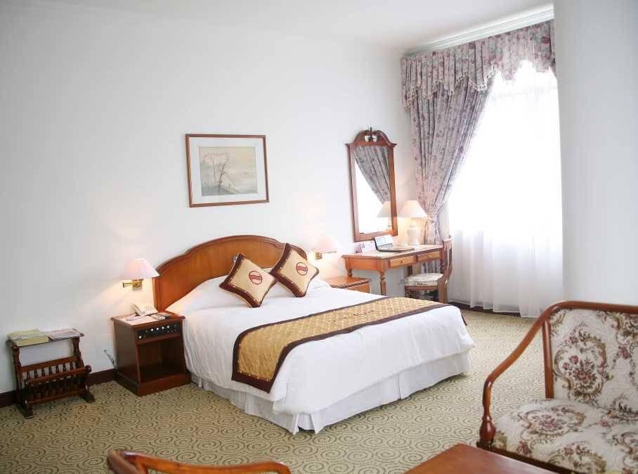 Green Park Hotel Ханой Екстериор снимка
