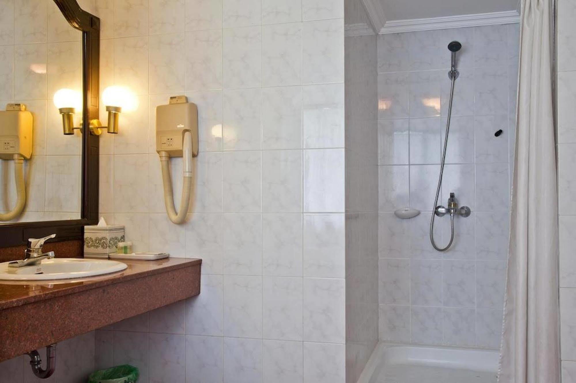 Green Park Hotel Ханой Екстериор снимка