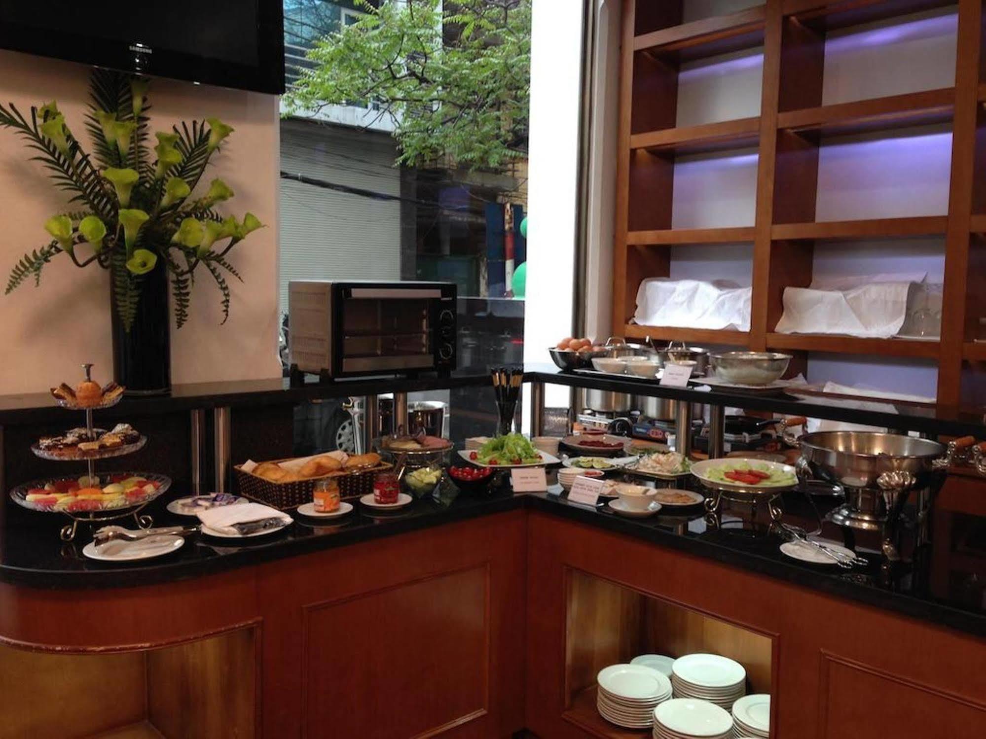 Green Park Hotel Ханой Екстериор снимка