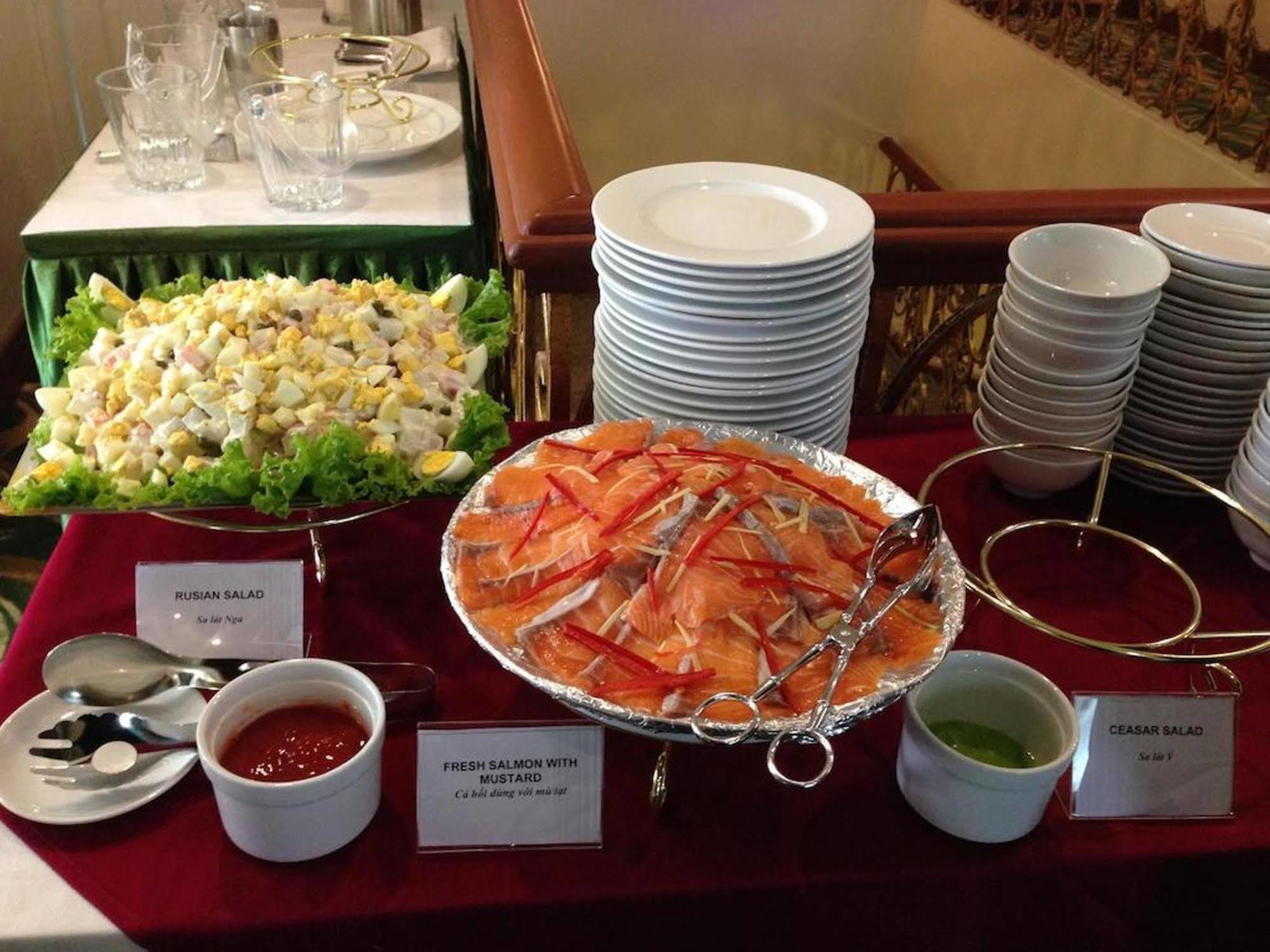 Green Park Hotel Ханой Екстериор снимка