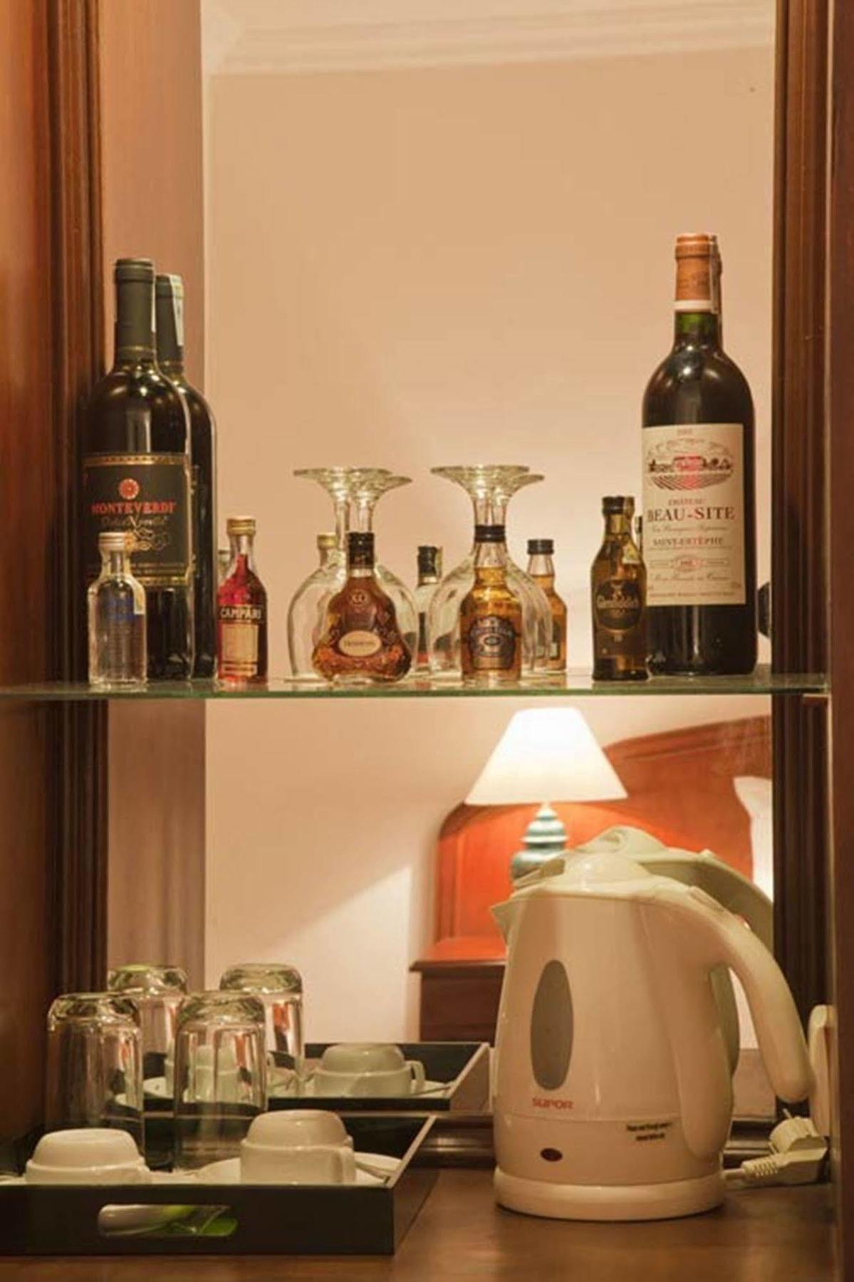 Green Park Hotel Ханой Екстериор снимка