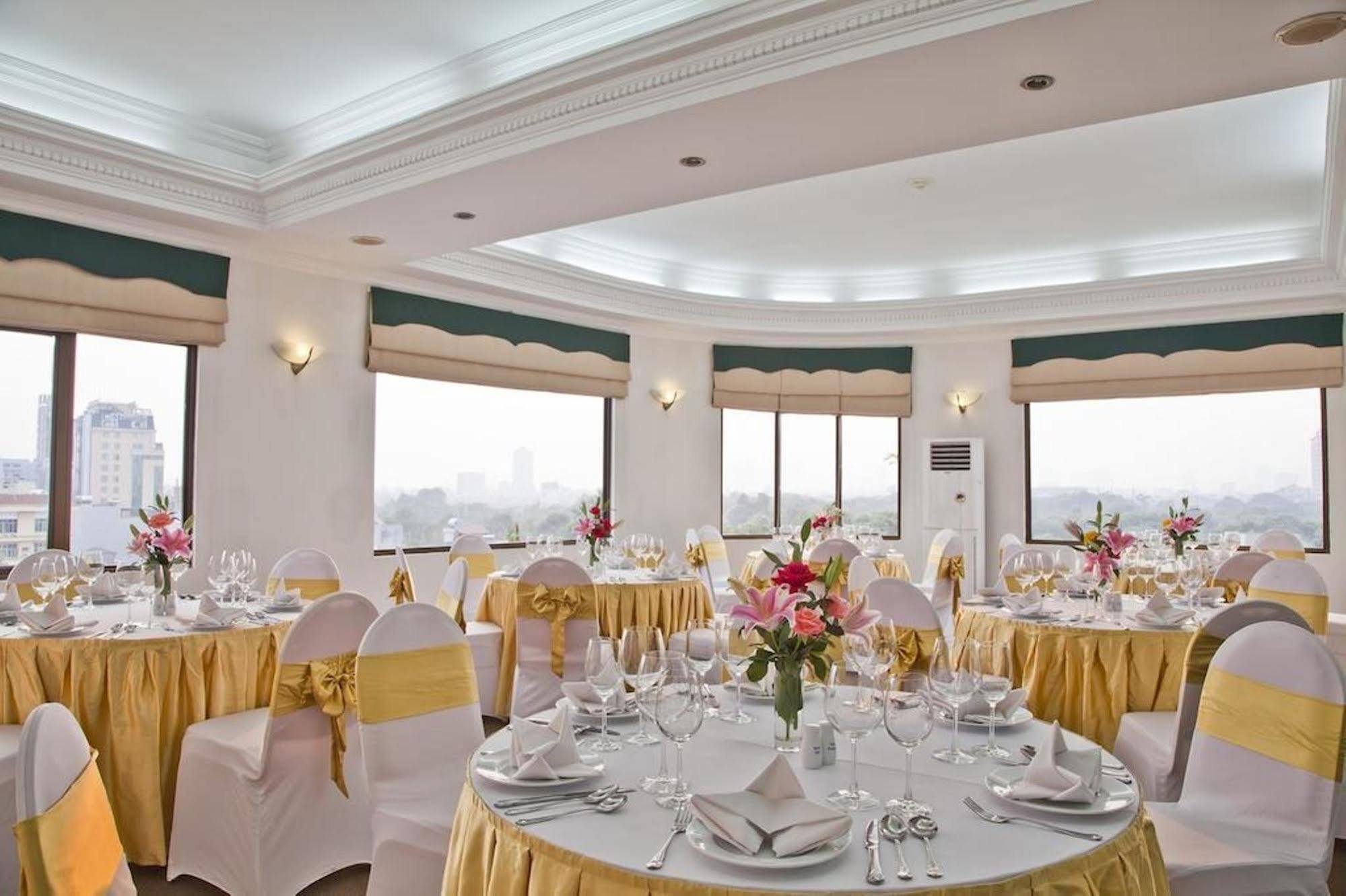 Green Park Hotel Ханой Екстериор снимка